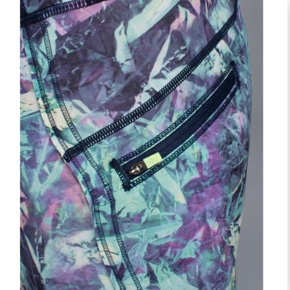 Lululemon Run Top Speed Crop Luxtreme size 6 - Picture 5 of 5